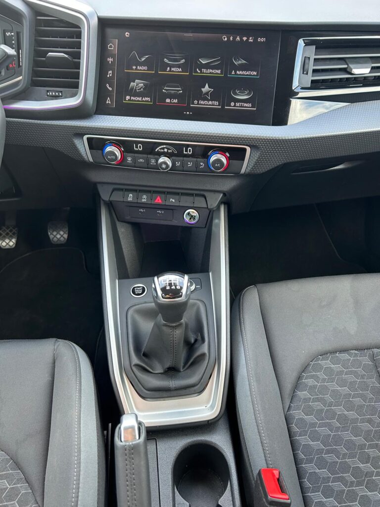 AUDI A1 SPORTBACK  1.0cc TSi 116 cv GASOLINA MANUAL AÑO 2025